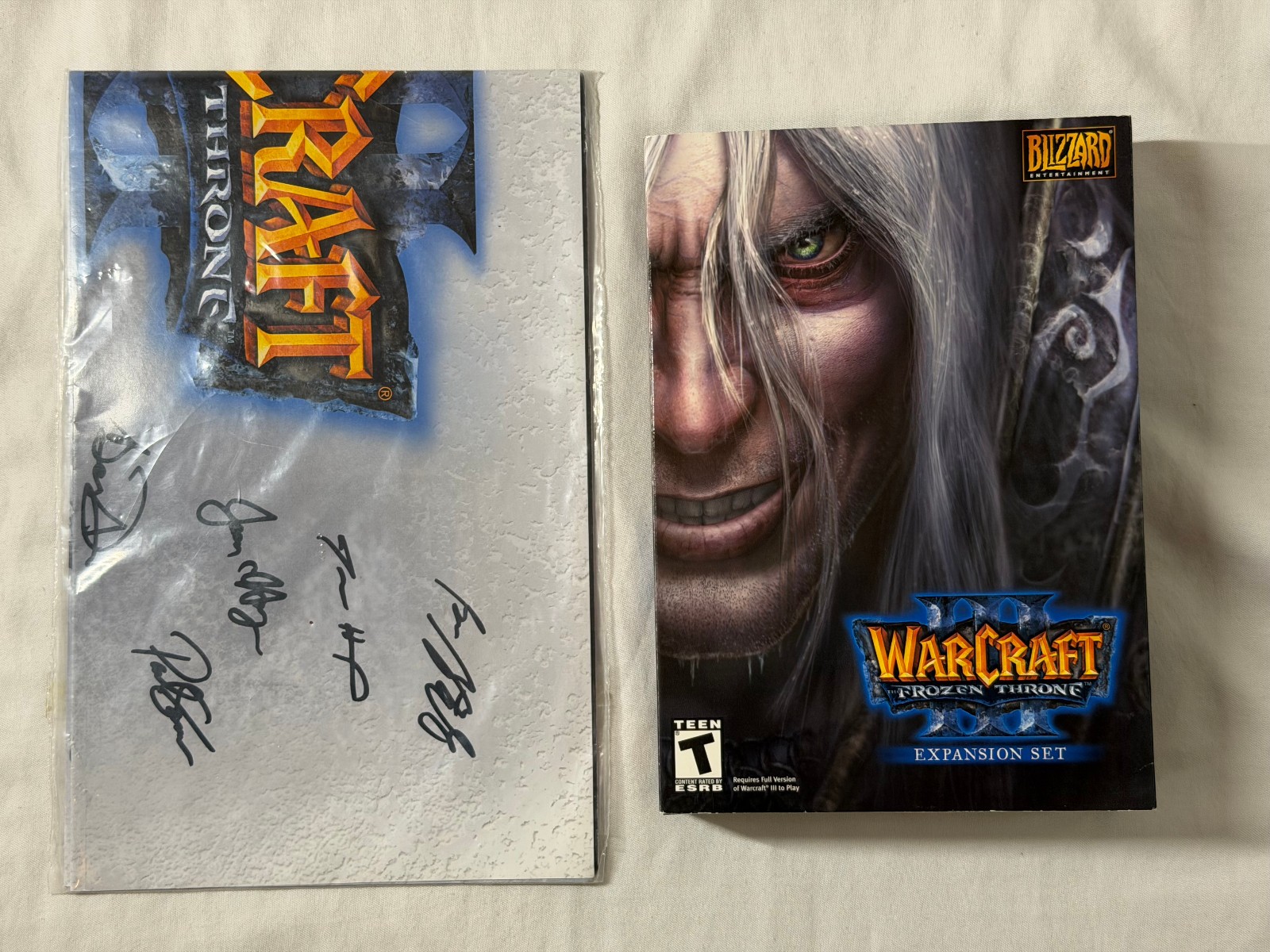 SIGNED Warcraft III 3 Frozen Throne Expansion WITH Release Day poster NEW/SEALED