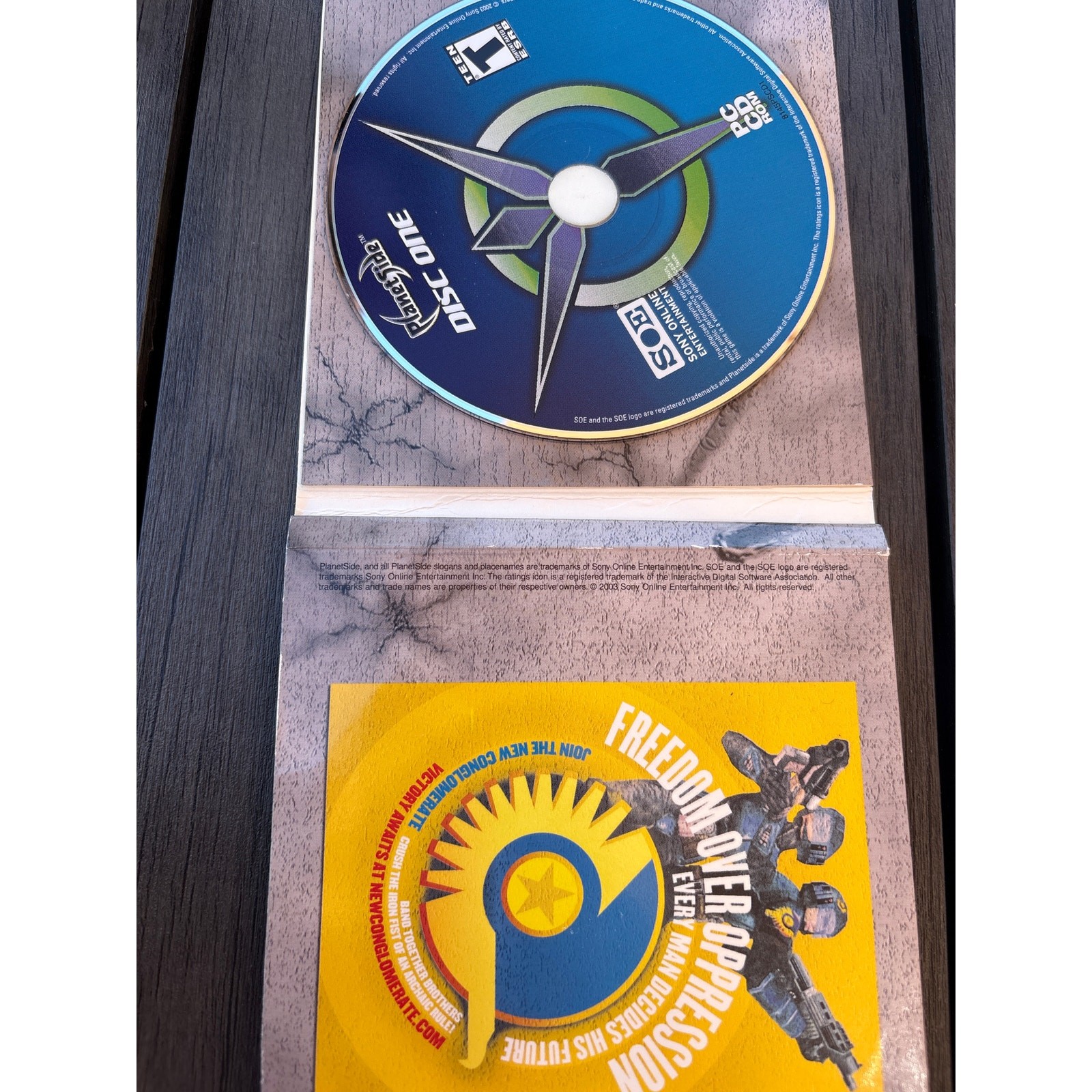 Planet side, PC game Sony online entertainment two discs