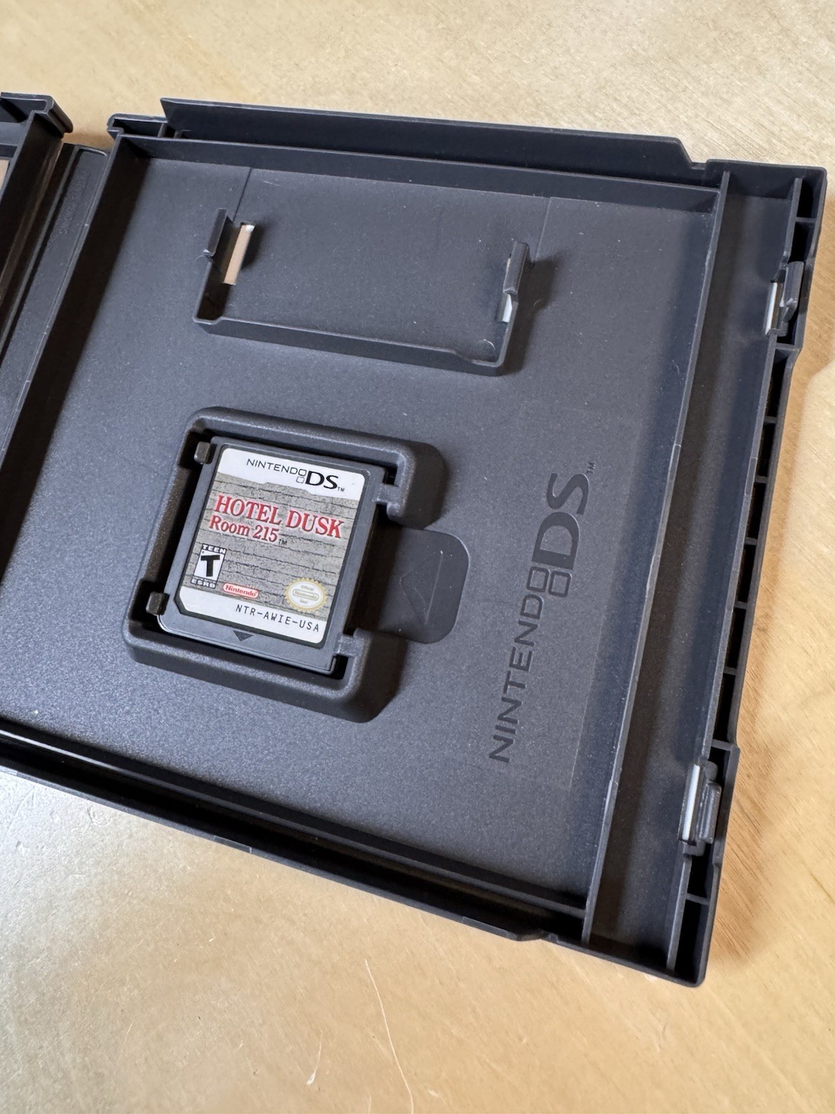 Hotel Dusk: Room 215 (Nintendo DS, 2007) – Very Nice Condition!