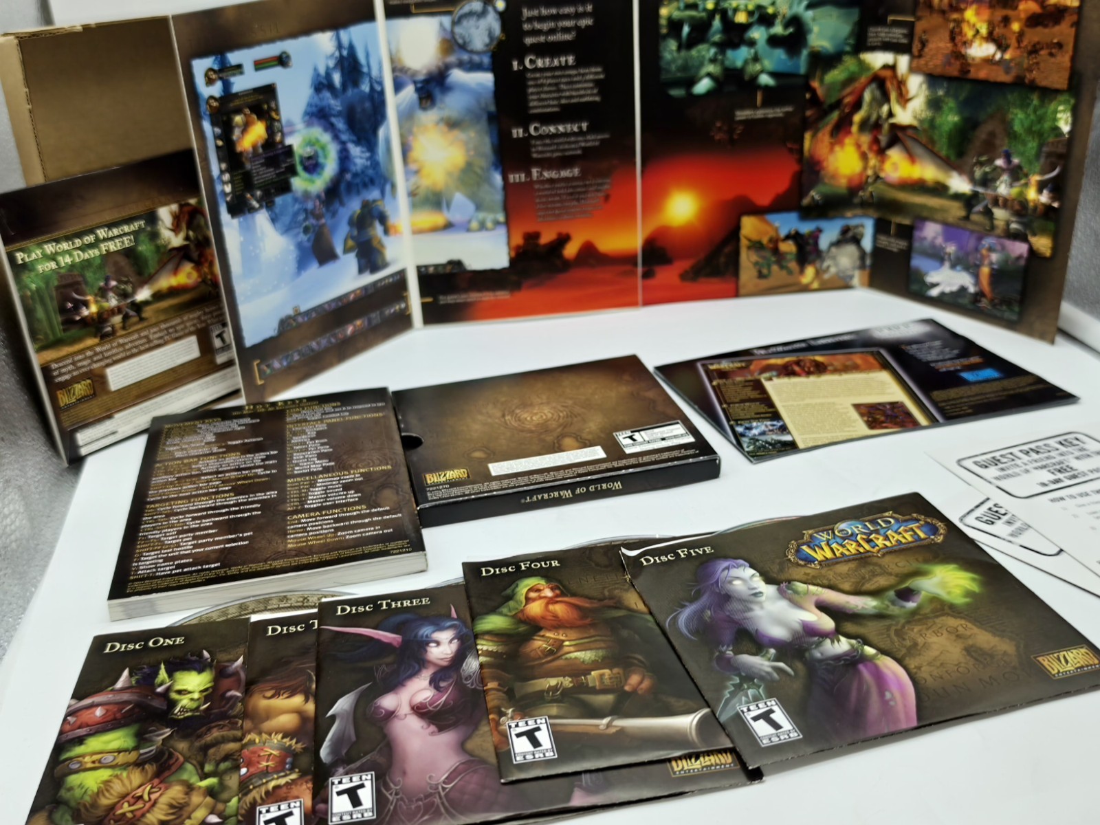 World of Warcraft PC 2004 Box Set 5 Discs Manual Trial Edition Blizzard Game Vtg