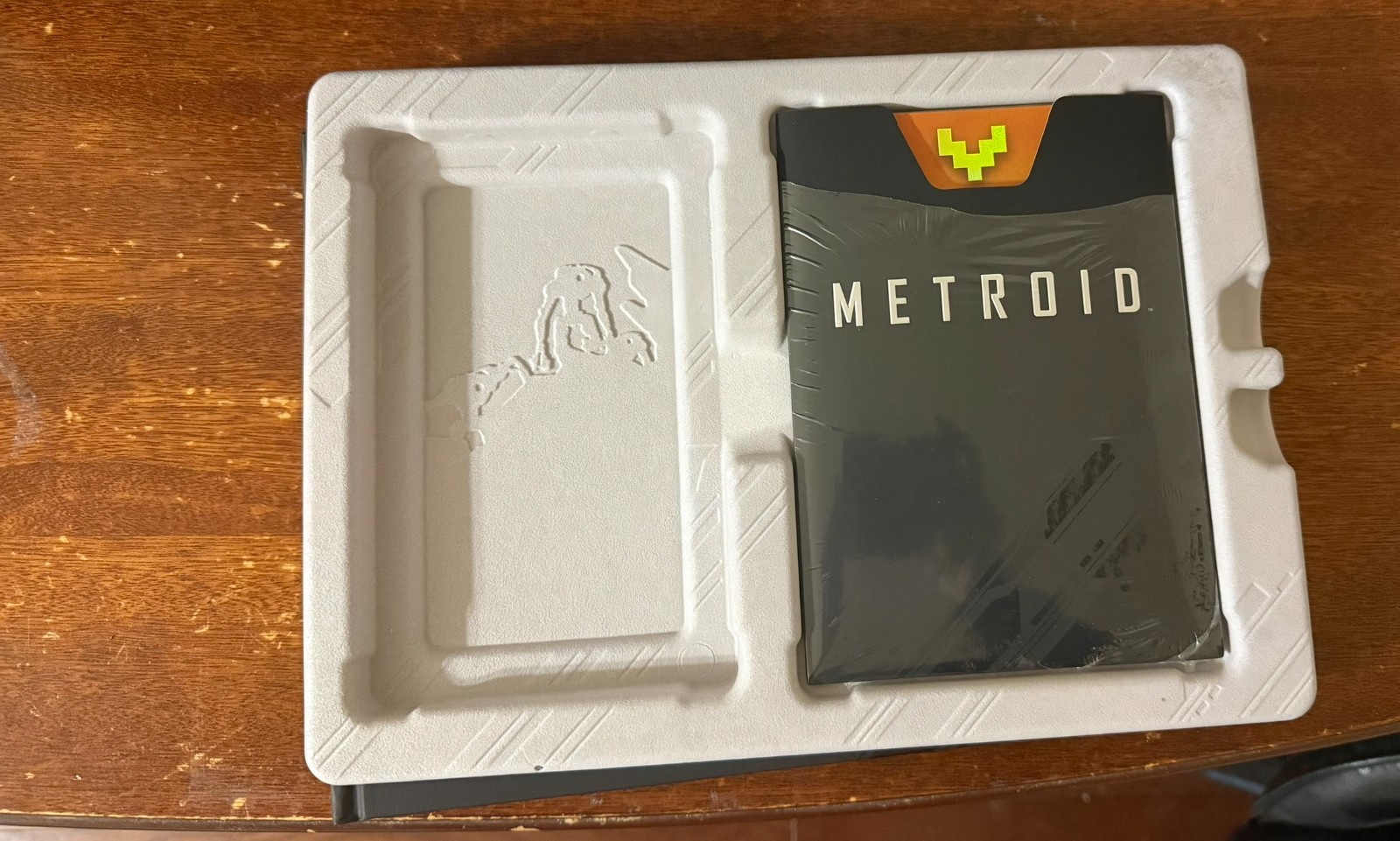 Metroid Dread Special Ed Art Book + Cards NO GAME Great Condition Original Box
